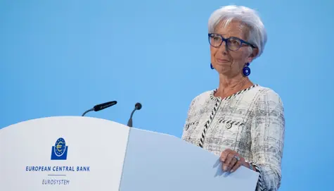 Kurs euro leci w dół! Europejski Bank Centralny wcisnął hamulec. Oto co dzieje się z EUR/PLN i dolar (EUR/USD). Polski złoty | Kursy walut