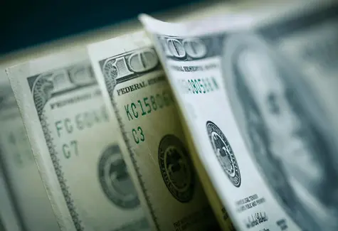 Kurs dolara wystrzeli o ponad 20 groszy! Nietypowa prognoza jednego z banków