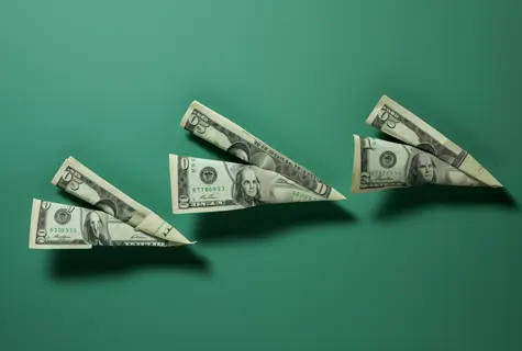 Kurs dolara USD/PLN najniżej od miesiąca! Notowania dolara na miesięcznych minimach, czy amerykańska waluta poleci mocniej w dół? Notowania dolara w poniedziałek, 13 maja