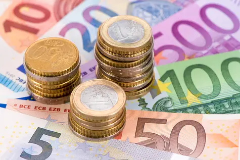Kurs euro EUR/PLN w piątek, 31 maja. Wyższe rentowności , nieco silniejszy dolar, nadchodząca obniżka EBC - co z kursem euro EUR? Prognoza ekonomistów ING
