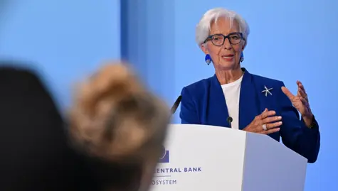 Kurs euro przed spadkiem - głoszą prognozy. Jest ostrzeżenie z EBC. „Nowe” zagrożenia wpłyną na EUR/PLN i (kurs dolara) EUR/USD? | Kursy walut