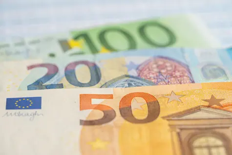 RPP rozpoczęło rozmowy. Co z kursem euro?  Eksperci podzieleni w prognozach