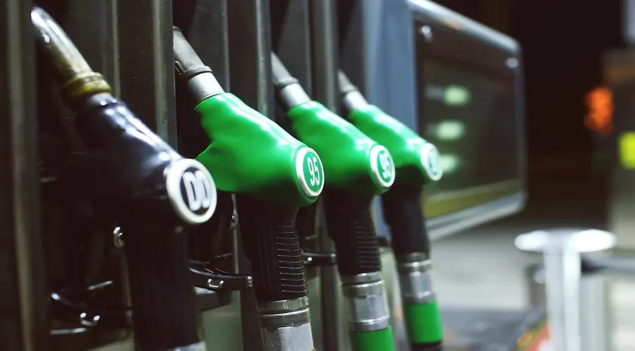 Letnie wakacje 2024: skoki cen paliw na stacjach benzynowych