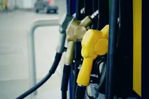 Potężna obniżka cena paliw: bezyna, diesel, autogaz. Sam premier zwraca uwagę na przeceny!