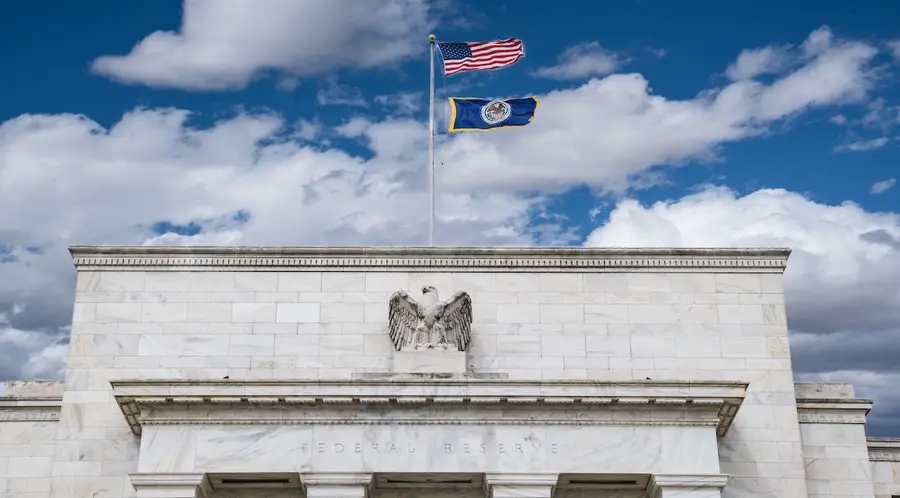 Dlaczego luźna polityka fiskalna, nieustanna presja cenowa i prężny wzrost gospodarczy mogą stanowić problem dla Fed