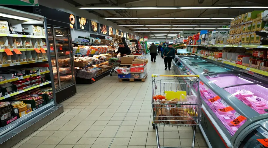 Polacy utrzymają świąteczne wydatki na żywność na ubiegłorocznym poziomie. Najczęściej przeznaczą 200-300 złotych na osobę