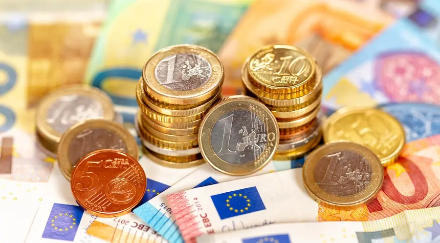 Kurs euro (EUR) przecenił swoje siły