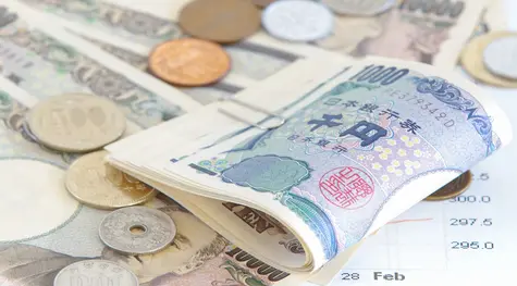 Zamieszanie na kursie jena (JPY). Bank Japonii bez "jastrzębich" argumentów