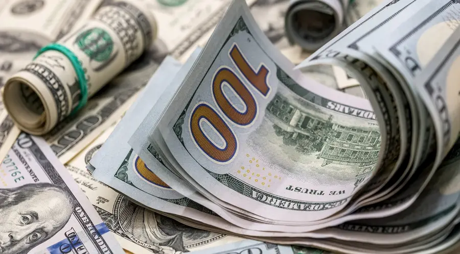 Stabilizacja inflacji PCE w USA i działania OPEC+: kurs dolara (USD) słabnie, Wall Street rośnie, NFP i EBC na horyzoncie