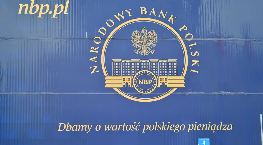 Decyzje banków centralnych w świetle zmian cen energii: Co czeka RPP i Bank Anglii?