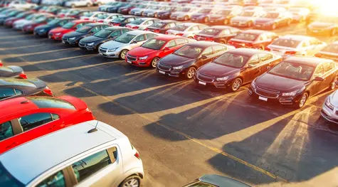 Spadek cen na rynku samochodów używanych: Mediana ceny w kwietniu wyniosła 31 999 zł