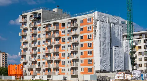 Sprzedaż deweloperów spadła o 48%! “Od ponad 10 lat nie było tyle mieszkań do kupna”