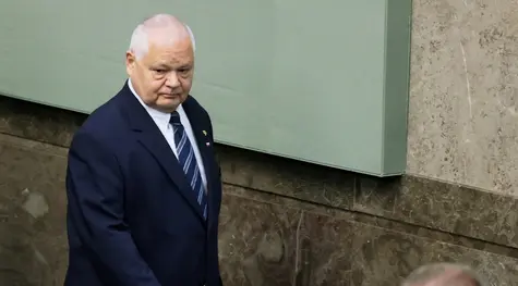 Kurs dolara runął już o ponad 100 gr. Uważaj, eksperci mówią co dalej z walutami