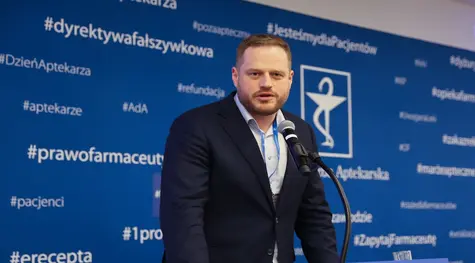 Wyższe podatki dla programistów zasypią “dziurę Domańskiego”? Burza w sieci