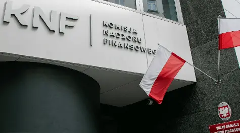 KNF sięga po finfluencerów. Nadchodzi rewolucja w przepisach i porządki w internecie?