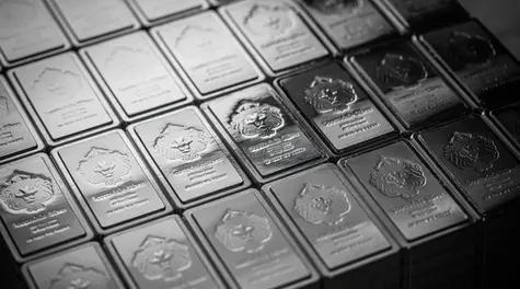 Surowce: Cena srebra przed załamaniem. Eksperci ostrzegają. Co mówią prognozy dla XAG/USD i XAU/USD? Cena złota