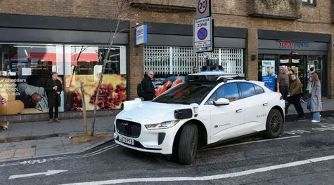 Niespodziewany kryzys w branży samochodowej. Usługi wstrzymane w kolejnych miastach. Akcje Uber Technologies, Waymo | Giełda