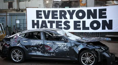 Tesla zataja wypadki z udziałem jej aut? Służby właśnie wszczęły śledztwo