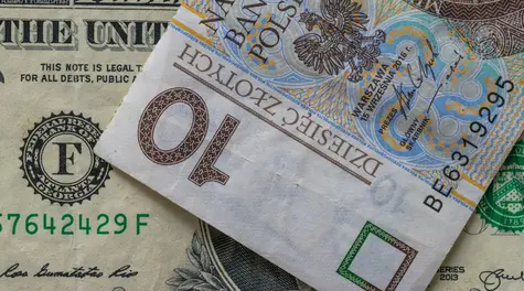 Złoty słabnie, inwestorzy oczekują dziś cięcia stóp. Co zrobi RPP? Jak zachowa się EUR/PLN?