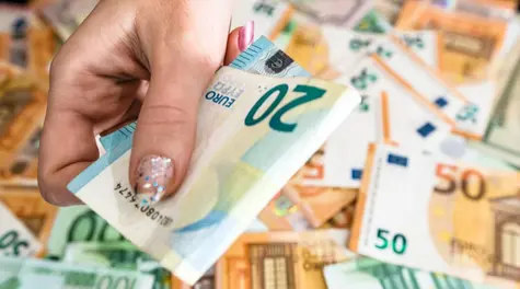 Frank przebija 4,6 PLN, kurs euro trzyma się w okolicy 4,23 PLN. Co nas czeka dalej?