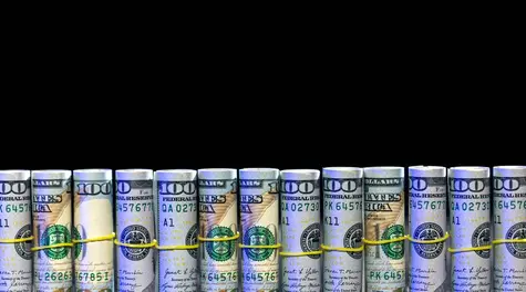 Kurs euro pod presją, dolar zyskuje na napięciach USA–Iran i oczekiwaniach wobec FED