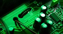 NVIDIA zyskała 1,31%, Alphabet +2,12%, Apple +2,63%, a polski CD Projekt w górę o blisko 4%
