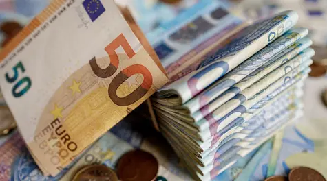 Kurs euro EUR/PLN rośnie o 3 grosze. Eurodolar koncentruje się wokół 1,1710