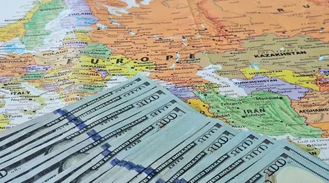 Dolar traci, lekceważąc ryzyko EUR/USD. Sygnały techniczne dla eurodolara