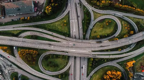 Polskie firmy przyspieszają inwestycje. Transport, maszyny i publiczne środki tworzą nowy cykl wzrostu