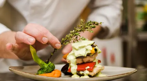 Gastronomia odporna na kryzys? Jedzenie jako nowy symbol statusu w epoce softer economy