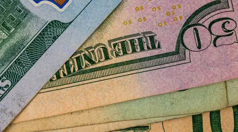 Para EUR/USD broni się przy linii trendu wzrostowego. Zapasy ropy dramatycznie spadają