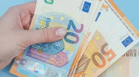 Mocna reakcja złotego! Euro przebija 4,3 PLN, inflacja spada mocniej niż oczekiwano