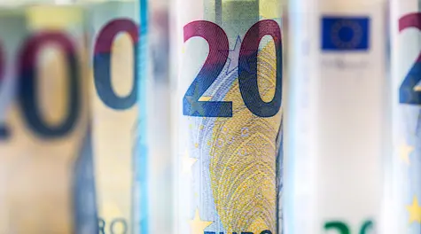 Kurs eurodolara EUR/USD niżej. Euro zostaje w przedziale 4,32-35