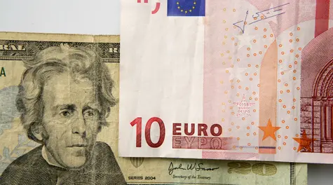 EURUSD wrócił w pobliże górnej krawędzi lipcowego pasma, EURPLN spada poniżej 4,33