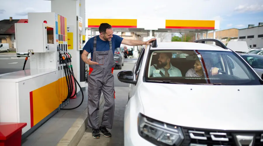 Paliwa: Cena benzyny przebiła już 7 PLN. Czy diesel po 8 zł przywróci program CPN?