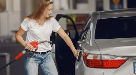 Benzyna po prawie 7 zł, diesel ponad 7,20 zł. Ekonomiści ostrzegają przed drożyzną