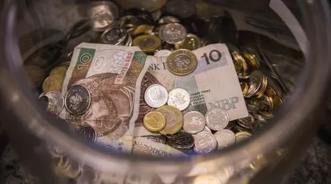 Złoty i giełdy pod presją. Członek RPP ostrzega przed PODWYŻKAMI stóp