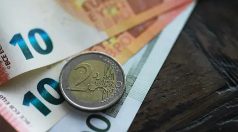 Kurs euro EUR/PLN znów blisko 4,35. Złoty i krajowe obligacje w osłabieniu