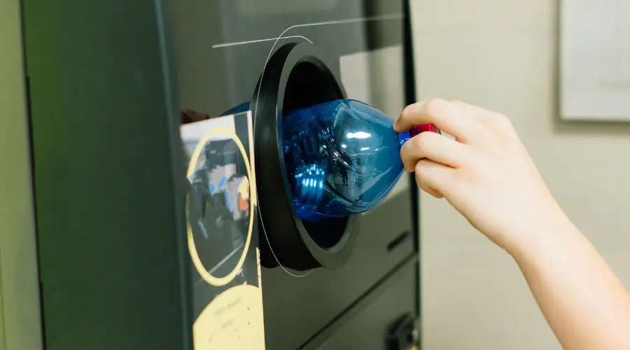 70 tysięcy za automat w osiedlowym sklepie. Czy kaucja na szkło ma sens?