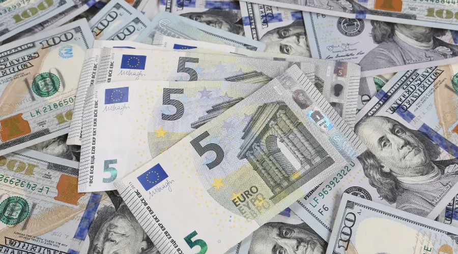 Środa, 22 lipca, czyli droższa ropa i mocniejszy dolar? EURUSD coraz bliżej połamania 1,14