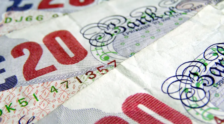 Burnham zostaje premierem, GBP reaguje natychmiast. Co z kursem funta?