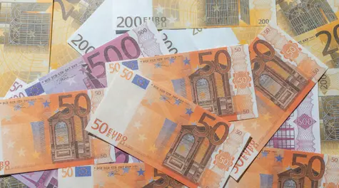 Potężne zaskoczenie w Niemczech, złoty nokautuje dolara i euro