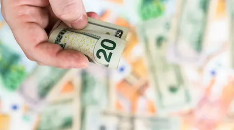 Koniec wojny i mocny złoty pomagają turystom. Wakacje 2026 będą tańsze
