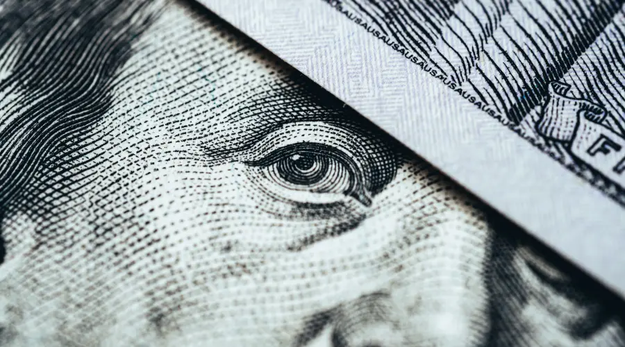 Dolar idzie jak taran, złoty kapituluje. USD/PLN testuje już poziom 3,73 zł