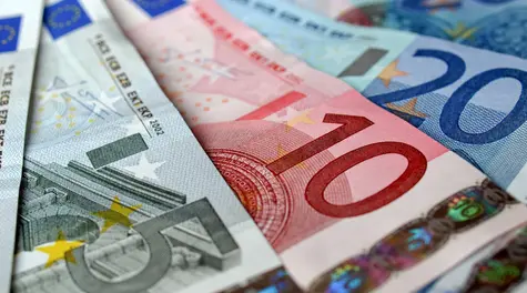 Kurs euro EURPLN przebił już 4,27! Eurodolar wisi na krawędzi wsparcia