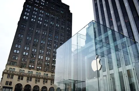 Apple przejmuje Teslę. 10 szokującyh prognoz na 2019 rok