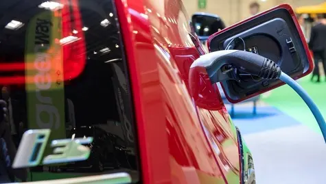 BADANIE: Ponad połowa Polaków kupiłaby samochód elektryczny, gdyby kosztował tyle co spalinowy | FXMAG INWESTOR