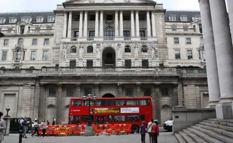 Bank Anglii wkracza do akcji
