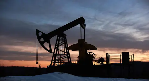 Cena ropy naftowej zaczyna rosnąć. Geopolityka wspiera kurs w podążaniu na północ