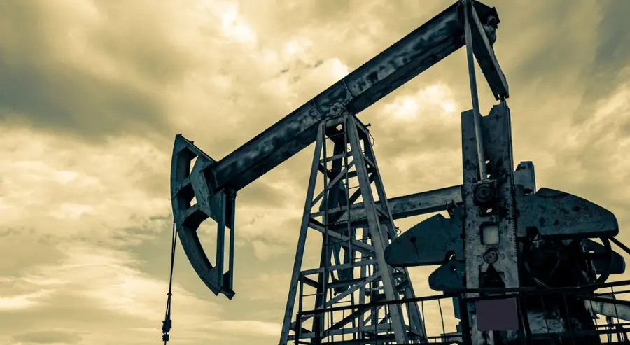 Cena ropy pod presją. Unijne embargo i cięcie wydobycia surowca przez Kreml przechodzą – na razie – bez większego echa. Nadchodzi przewrót?  | FXMAG INWESTOR